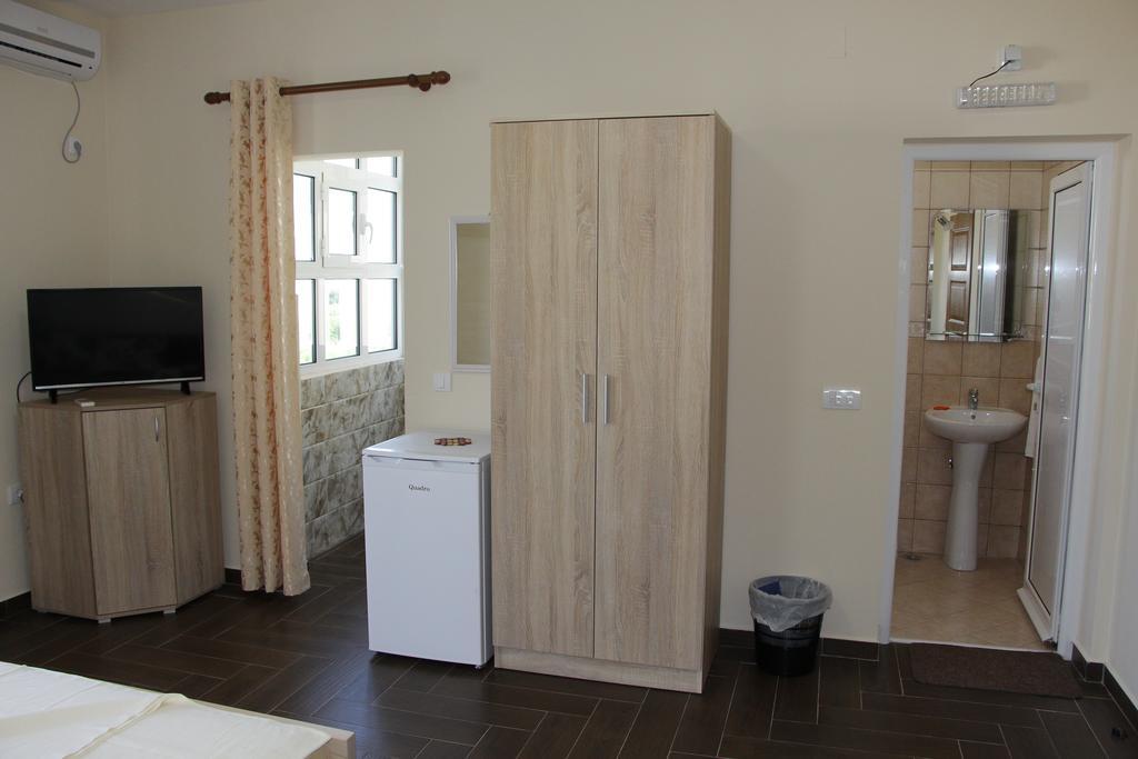 Apartment Family Ulcinj Exterior photo